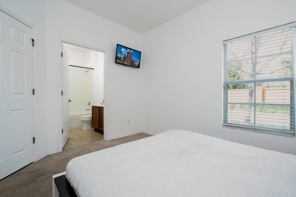 Four Bedroom W/ Screened Pool Close To Disney 4572 Kissimmee Luaran gambar