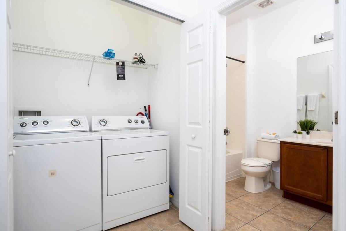 Four Bedroom W/ Screened Pool Close To Disney 4572 Kissimmee Luaran gambar