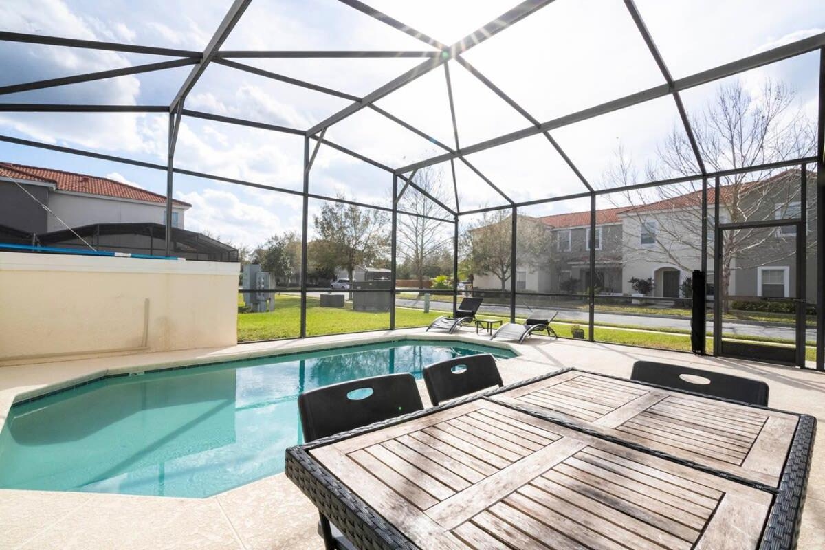 Four Bedroom W/ Screened Pool Close To Disney 4572 Kissimmee Luaran gambar